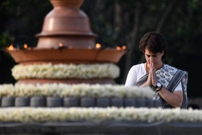Himachal BJP leader earns wrath over Priyanka's bungalow remark