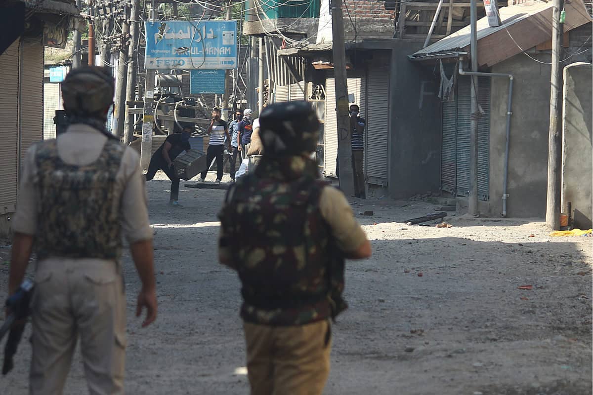 3 militants and a civilian killed in encounter at Batmaloo of Srinagar