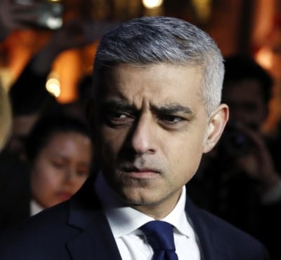 London Mayor urges immediate ban on ban household mixing
