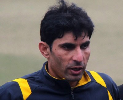 Misbah draws flak for negative reactions during first T20I