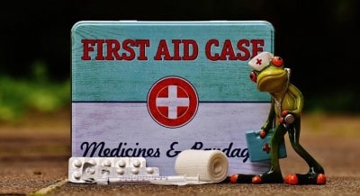 Prepping children to help during a medical emergency