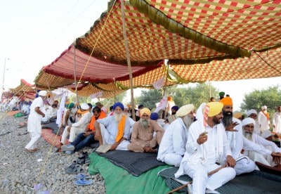 Rail, road traffic hit in Punjab, Haryana as protesters take to streets (2nd Ld)