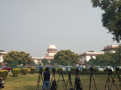 SC slaps Rs 25,000 penalty on contemnor for repeated applications