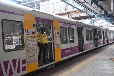 Western Railway saves 3 cr due to 'solar power'