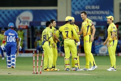 CSK win toss, choose to bat against SRH