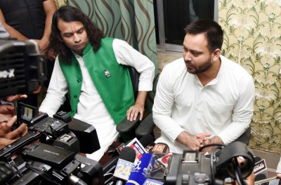 FIR against Tejashwi Yadav, Tej Pratap in Dalit leader's murder case