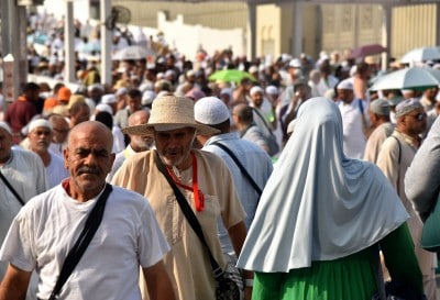 First pilgrims arrive at Mecca's Grand Mosque after 6 months