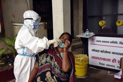 Garbage piles up in Agra as 44 more test corona positive