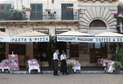 Italy set to impose new anti-coronavirus social curbs