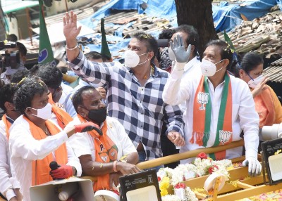 Kannada movie star Darshan campaigns for friend, draws huge crowds