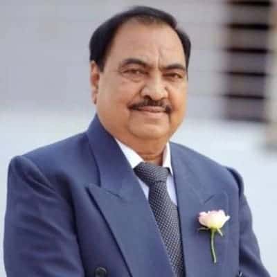 Khadse takes chopper to Mumbai, hints at dropping a 'bomb' on BJP