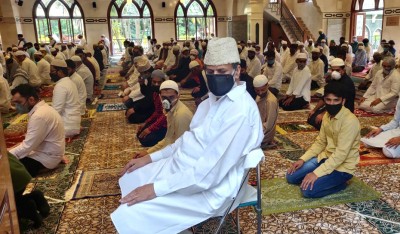 K'taka celebrates Eid on a subdued note