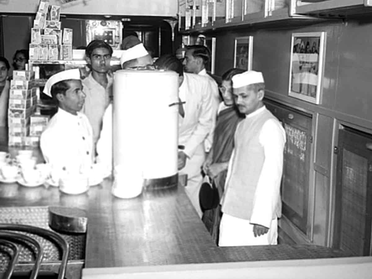There seems to be no followers of Lal Bahadur Shastri who said, “Jai Jawan, Jai Kisan”