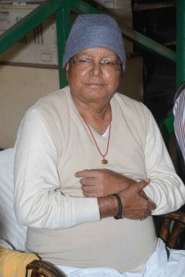 Lalu Prasad monitoring Bihar polls through mobile and TV