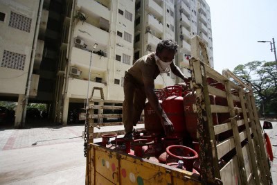 Man takes away 61 cylinders from gas agency after money dispute