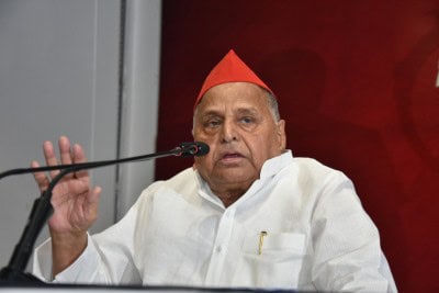 Mulayam, wife now stable after testing Covid-19 positive: Family
