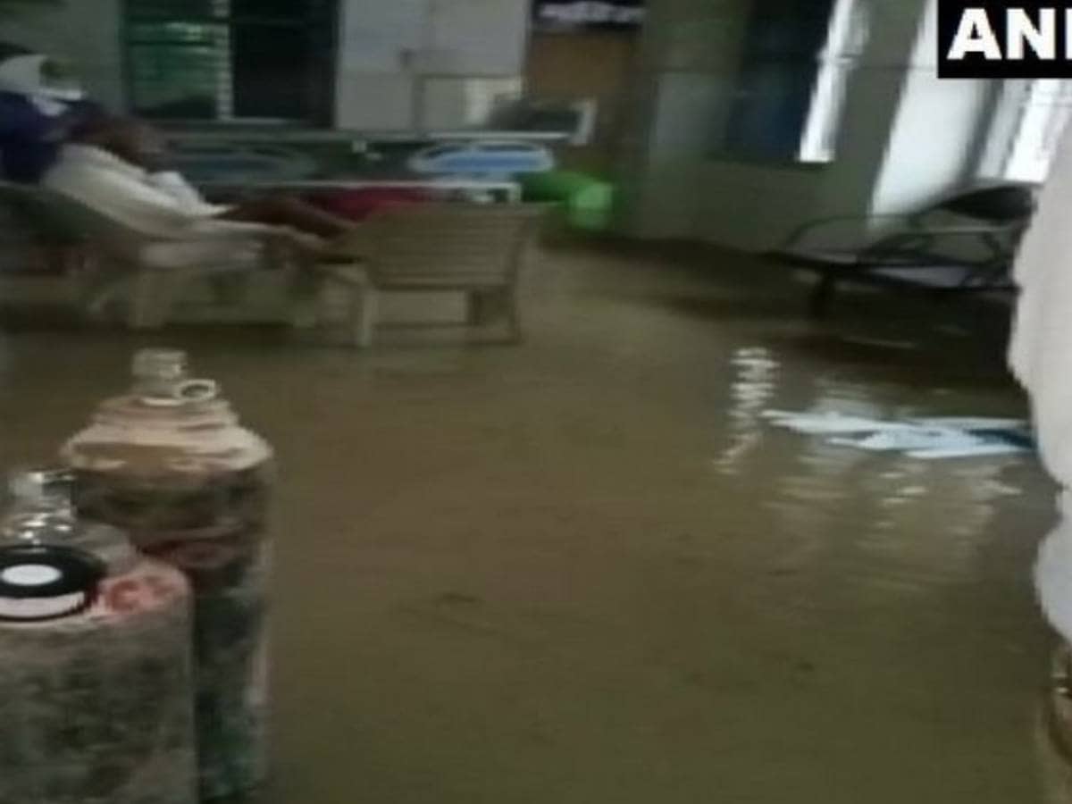 COVID-19 ward flooded in Ambikapur Medical College due to heavy rains