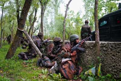 Pakistan violates LoC ceasefire in Poonch