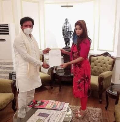 Payal Ghosh meets Mos Home about sexual assault case