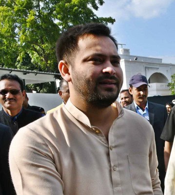 RJD attacks Nitish govt for not providing security to Tejashwi
