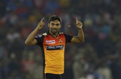SRH restrict RCB to 120/7 wkts