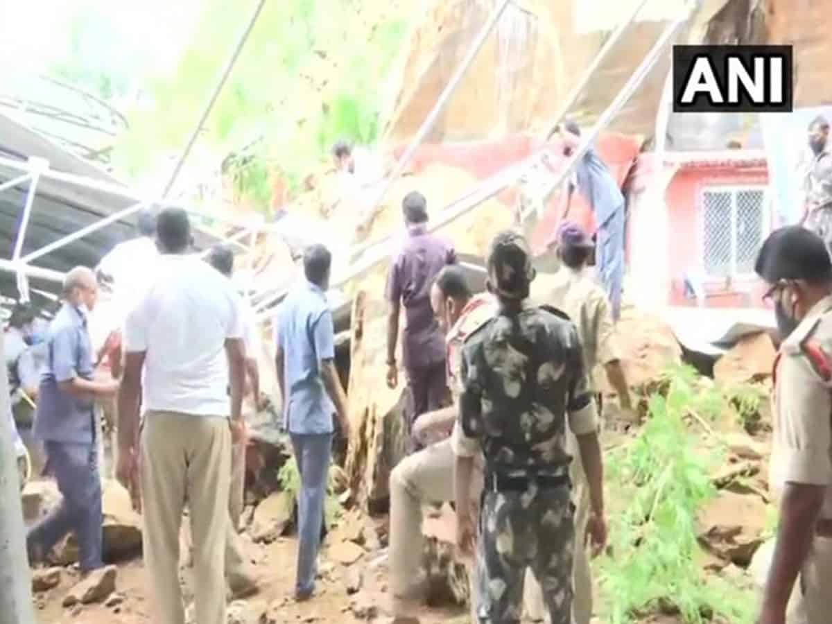Boulders fall off Indrakeeladri hillock at temple in Vijayawada