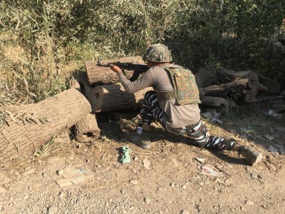 Terrorist associate caught during gunfight in Kashmir