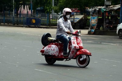 Two-wheeler riders without helmet to face strict action in K'taka