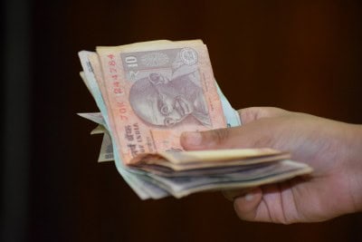 Why you shouldn't get paranoid about coronavirus on bank notes