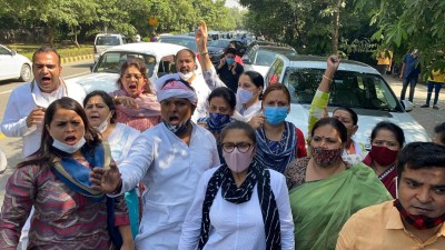 Youth Congress stages protest over Hathras horror, demands Yogi quit