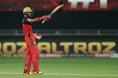 de Villiers powers Bangalore to 194/2