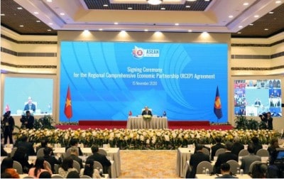 Asia-Pacific nations launch world's biggest free trade bloc (Ld)