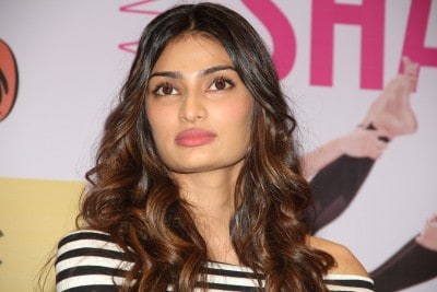 Athiya Shetty admits her Monday was a blur