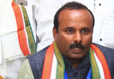 B'luru riots: police arrest key accused Cong leader Sampath Raj