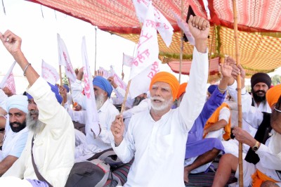 Delhi Cong takes out Kisan Adhikar Yatra against farm laws