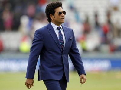 Early sunset these days in UAE has made chasing easier: Tendulkar
