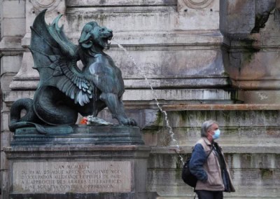 France envisages gradual lockdown exit: Official