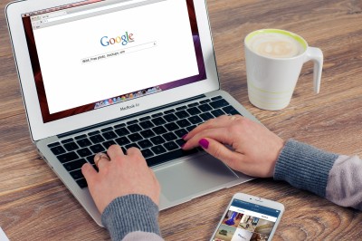 Google to allow Meet users replace background with image