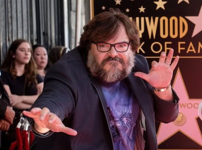 Jack Black does wet and wild 'WAP' dance