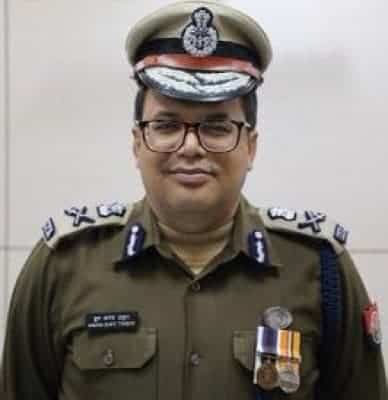 Lucknow police commissioner replaced