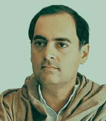 Rajiv Gandhi assassination case: SC unhappy with pendency of convict's pardon plea