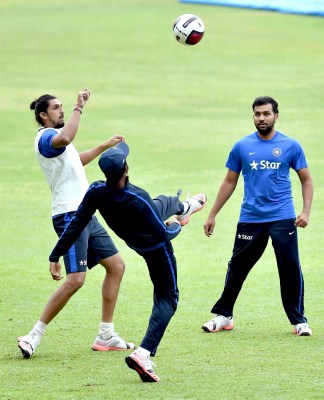 Rohit, Ishant need to be on flight in 4-5 days to play Tests: Shastri