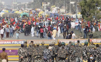 Security beefed up at Delhi-Gurugram border amid farmers' stir