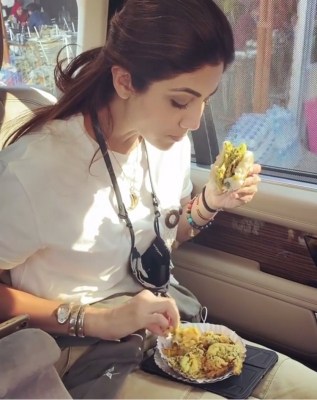 Shilpa Shetty Kundra gorges on vada pav