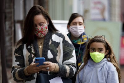 US reports record-high average daily COVID-19 cases at nearly 100,000