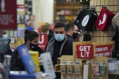 US sets new world record as single-day COVID-19 cases surpass 110,000