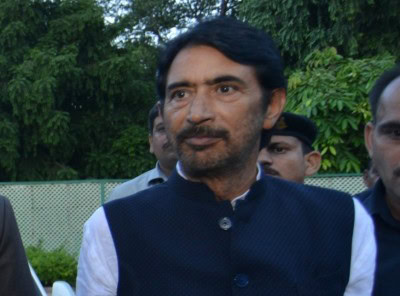Under attack from BJP, Cong caught at crossroads in J&K DDC polls