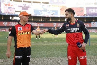 Warner scored runs in boundaries, Kohli in singles