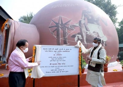With virtual reality video-immersive experience, Gandhi goes digital