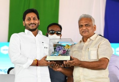 AP government turned BCs in backbone classes: CM